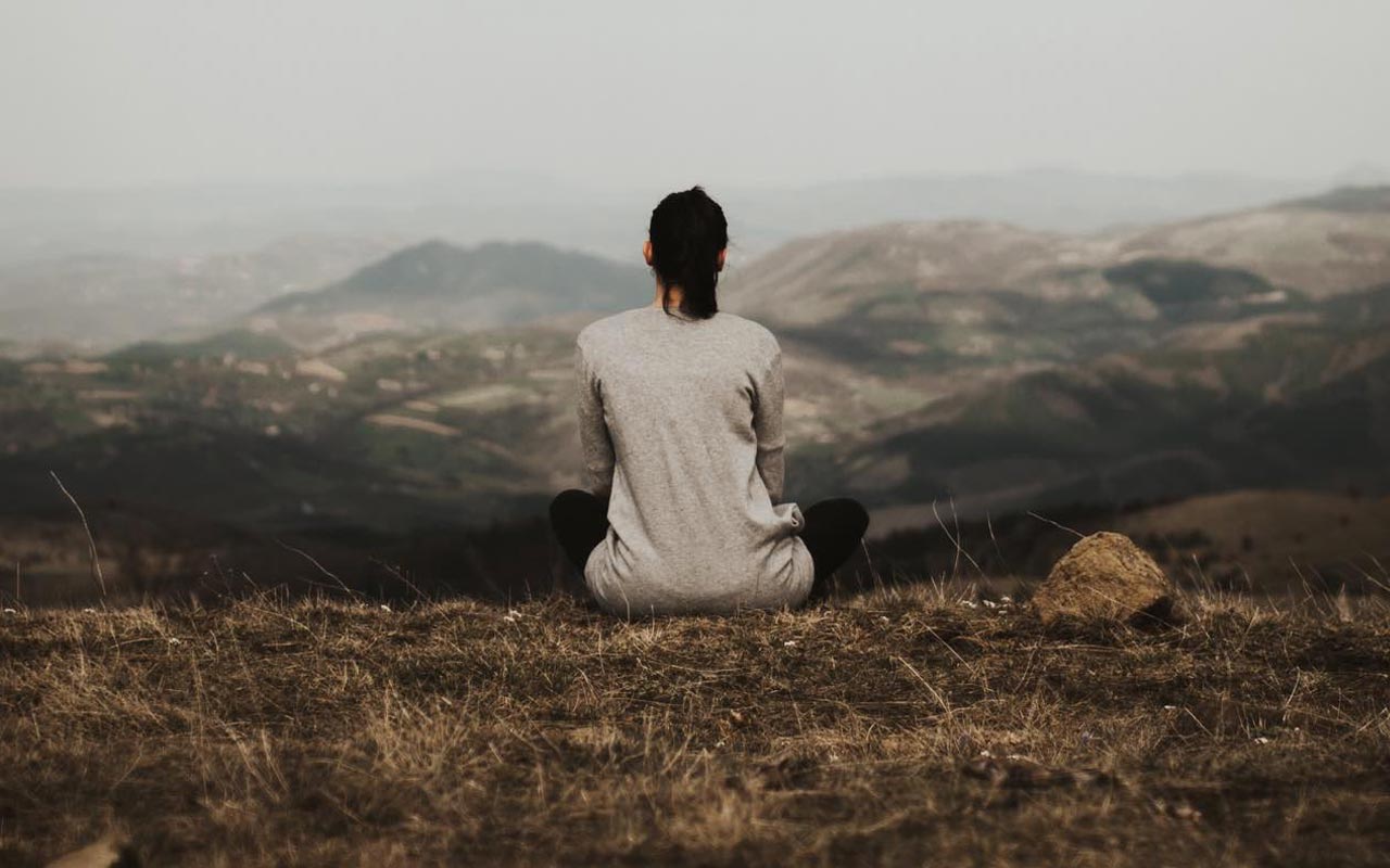 Mindfulness vs. Meditation: Understanding the Differences and Similarities